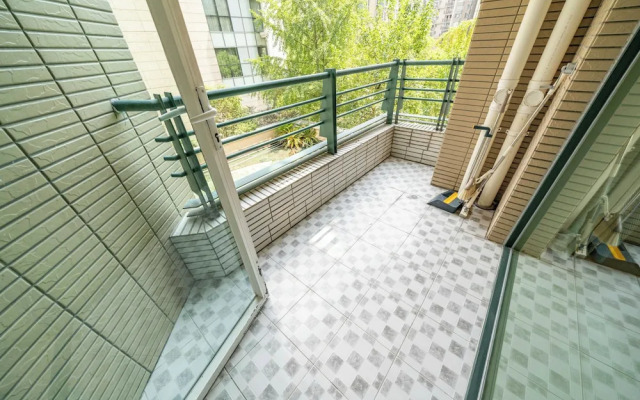 Tyms Bright 2BR 1BA Apt Xuhui Center