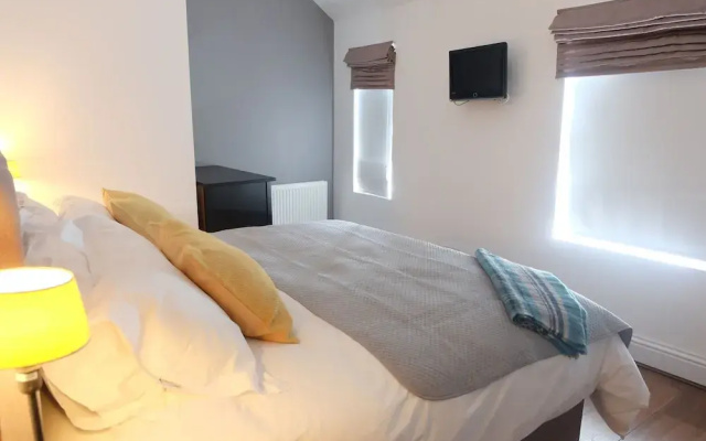 1 Saron Cottages