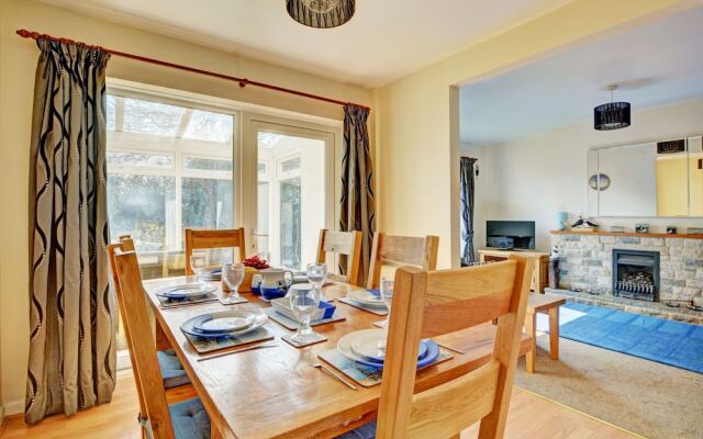 Modish Holiday Home in Swanage With Garden