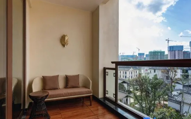 Qing Hua Hai Guan Fang Garden Hotel – Balcony – Baoshan