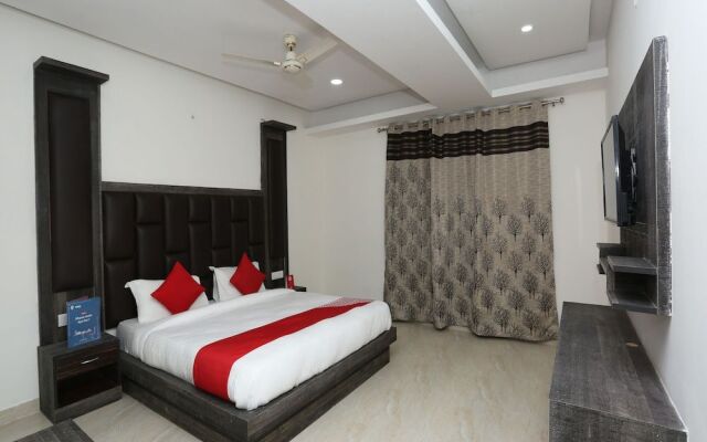 Capital O 22956 Hotel Grand Residency