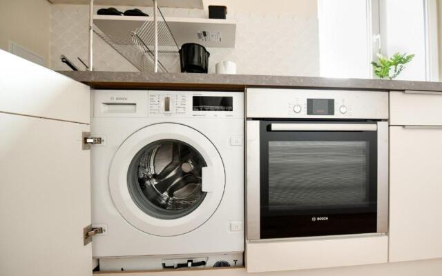 THE DREAM Apartment - Near Radisson Hotel