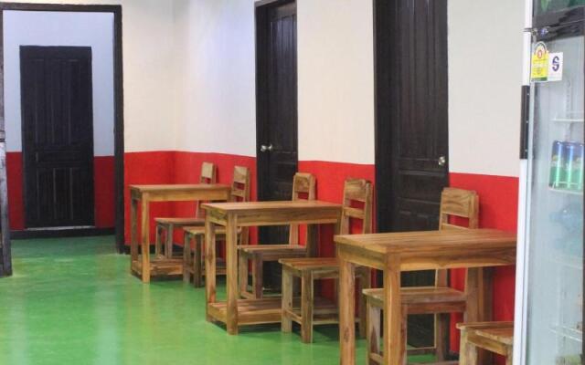 Y Not Laos Hostel