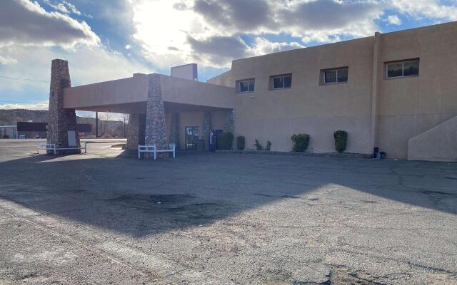 Four Corners Inn
