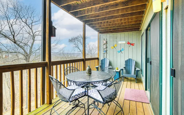 Inviting Branson West Condo w/ Pool Access
