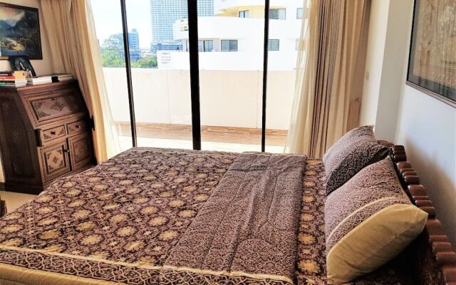 Fantastic 2 bed With Huge Balcony & sea Views