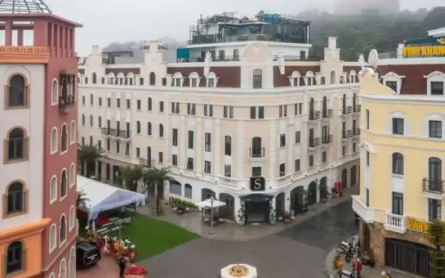 The Exquisite HaLong Hotel