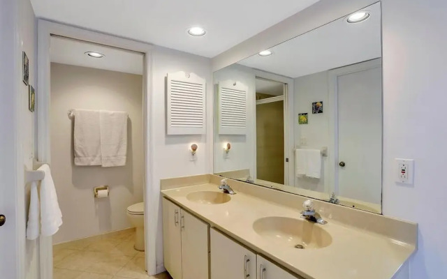 Eagle Cay Building 3-204