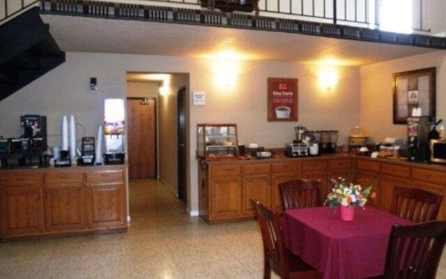 OYO Hotel Lebanon MO I-44