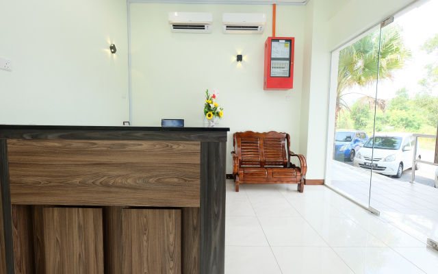 Super OYO 43935 Mancalin Hotel