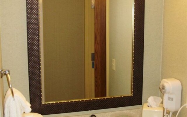 DoubleTree by Hilton Hotel Joplin