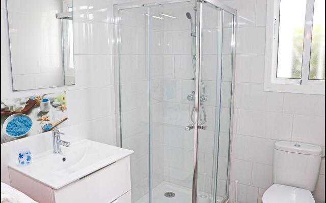 Bungalow Ramos III, con piscina compartida