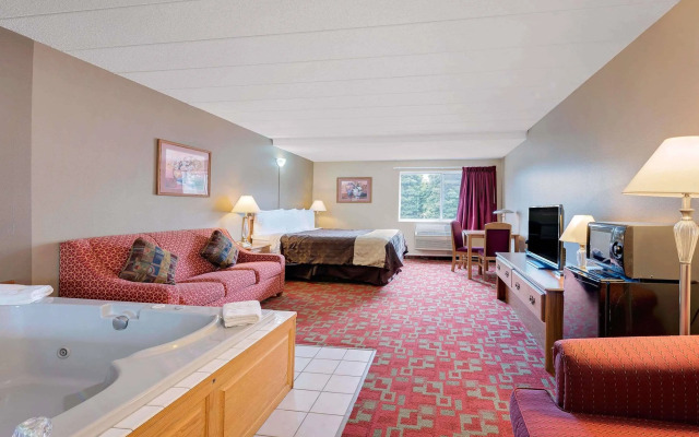 Travelodge by Wyndham Grand Forks