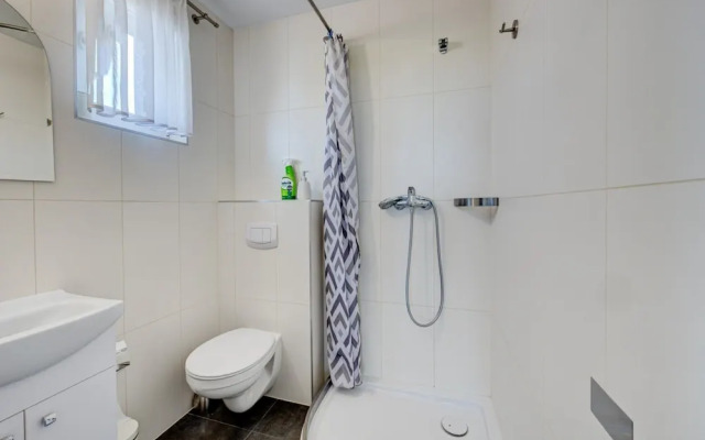 Holiday Studio With Balcony, Gaski