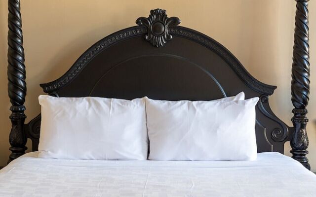 The Manor on St. Philip