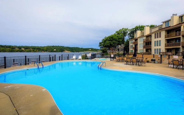 Pool Days & Water Fun Await: Lake Ozark Escape!