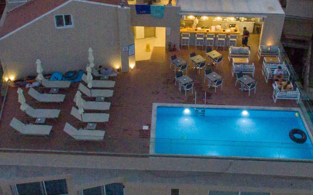 Porto Planos Beach Hotel
