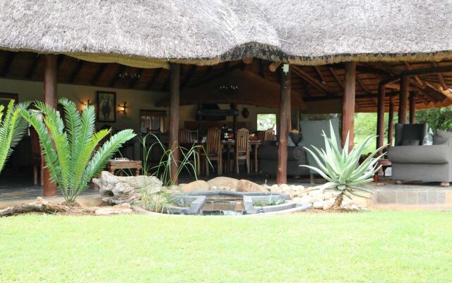 Thornybush Jackalberry Lodge