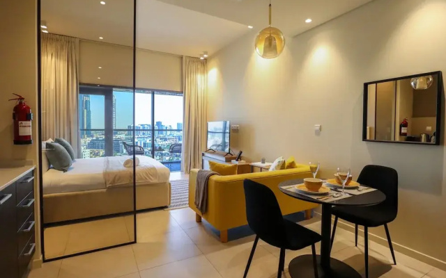 WelHome - Designer’s choice studio with pool and jacuzzi
