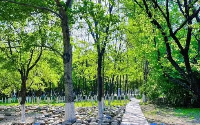 HanTing Hotel (Qujing Qilin Garden)