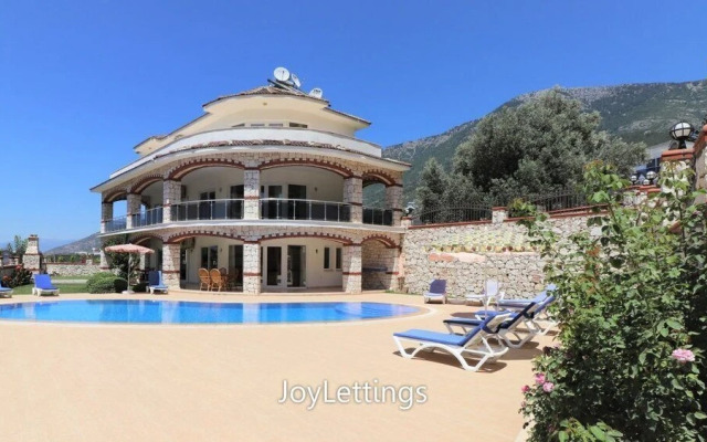 Villa NKL1 by JoyLettings