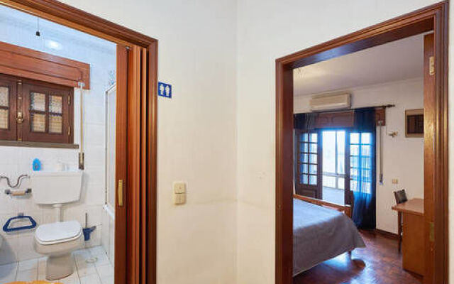 Help Yourself Hostels - Carcavelos