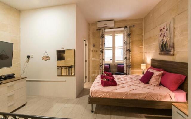 GB Suites - Triplex Apartment
