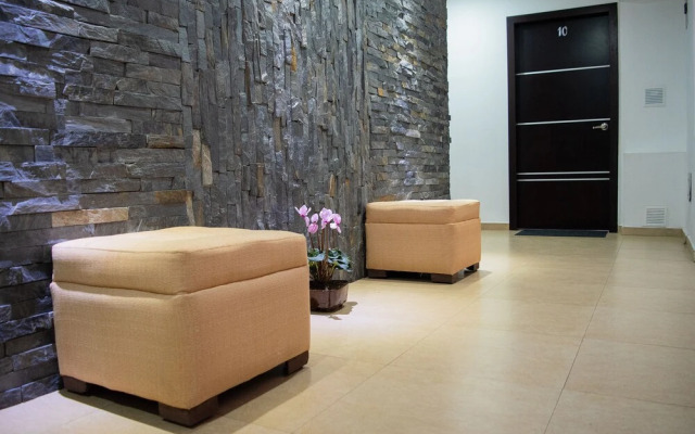 Illari Hotel
