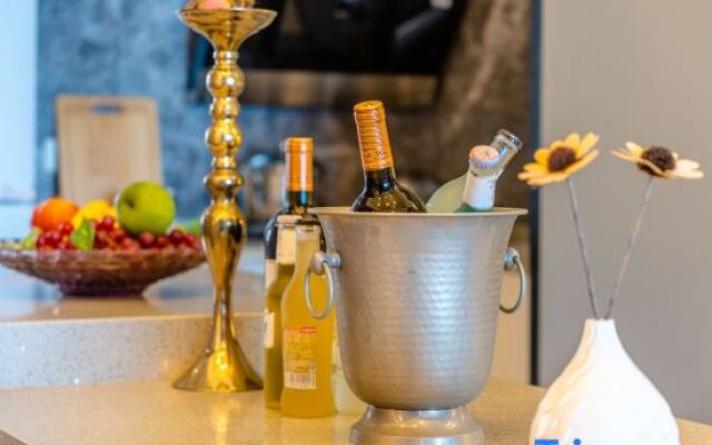 The Mediterranean Bay Vacation Apartment (Yemeng Promenade in Sanya Bay