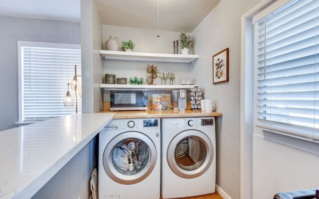Centrally Located Burbank Duplex Near Hollywood!