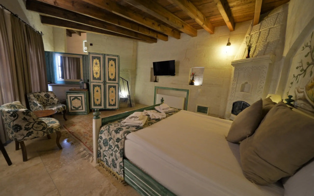 Caftan Cave Suites