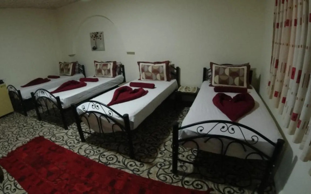 Petra Antique House
