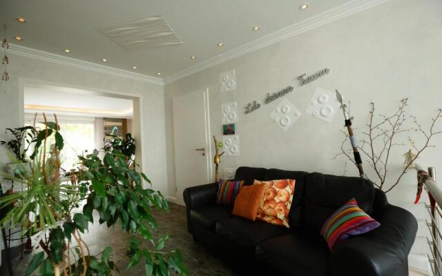 Villa Dragona Dufti-Kuss Gästehaus im Herzen von Rees
