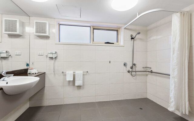 Bayside Geelong Hotel & Apartments, an Ascend Collection Hotel