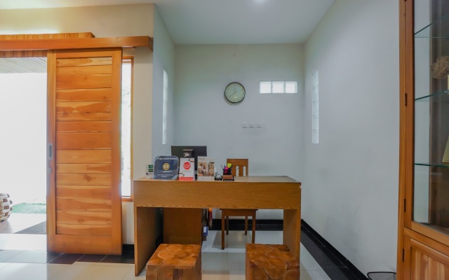 90319 Angler Guest House Malang