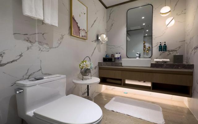 Crowne Plaza Wuhan Development Zone by IHG