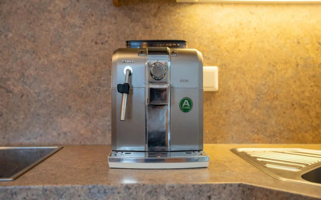 Cozy Garden Apartment Near Ski