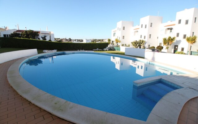 Urban Beach O Lirio