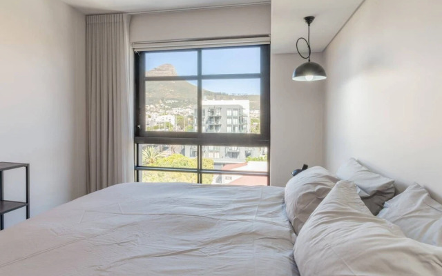 Stylish 2 Bedroom Luxury Apartment In Gardens