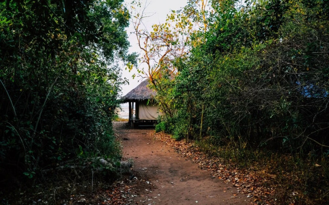 Selous Butembo Tented Lodge Lotus