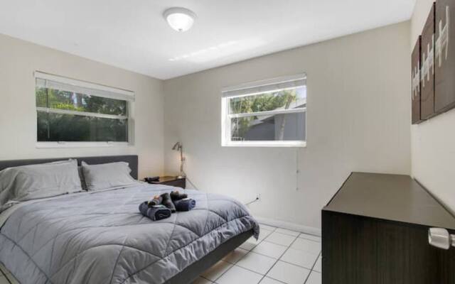 5140 Duplex in Oakland Park