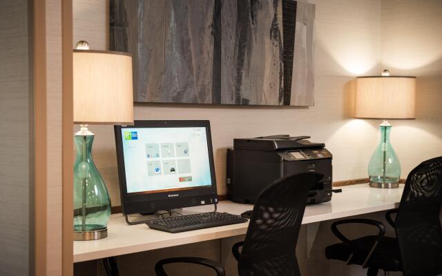 Holiday Inn Express Le Claire Riverfront-Davenport, an IHG Hotel