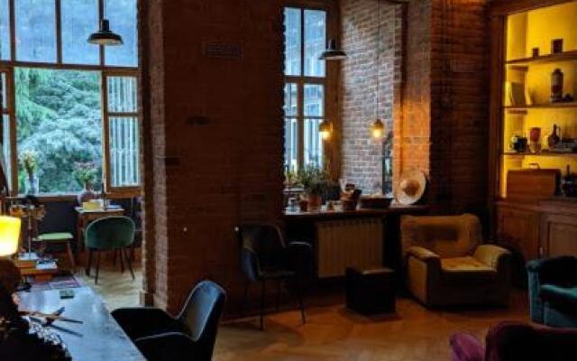 Majestic Historic Apartment