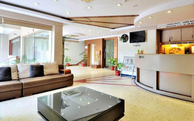 FabHotel Club Royale Airport
