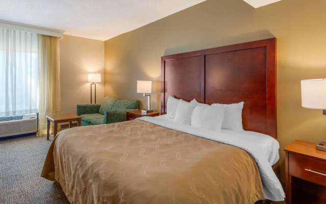 Quality Inn & Suites Olde Town