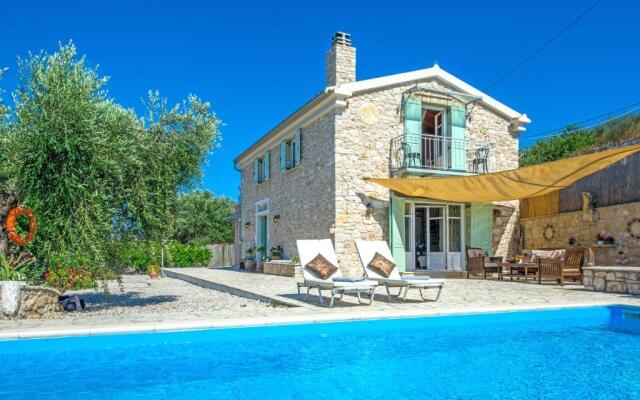 Villa Siorra by MediterraneanVillas
