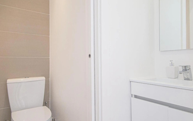 Baixa chiado 2 bedroom duplex apt with elevator