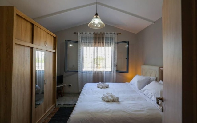 Villa Myra In Kalivia Thorikou (No Front Desk)