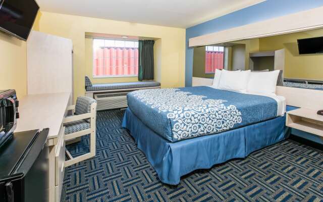 Days Inn & Suites by Wyndham Pryor