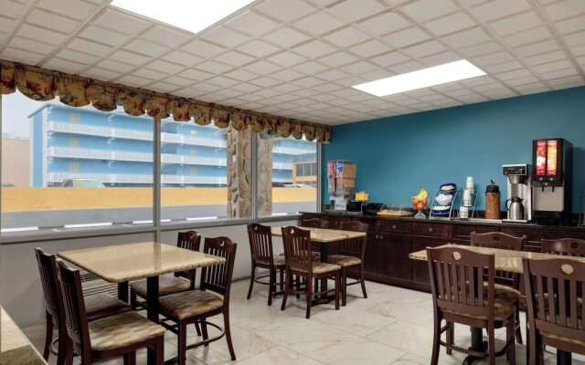 Days Inn Myrtle Beach-Beach Front